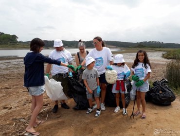 “Vamos limpar a Lagoa de Óbidos” contou com 21 voluntários da Tejo Atlântico 