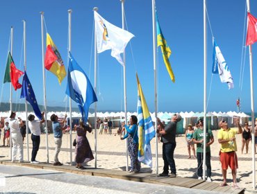 Praia da Nazaré recebe Bandeira de Ouro pela excelência das águas balneares 