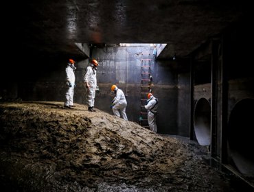 O que acontece por baixo das tampas de esgoto? 