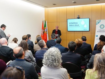 Água+ lava ruas de Cascais 