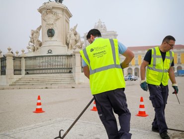 O que acontece por baixo das tampas de esgoto? 