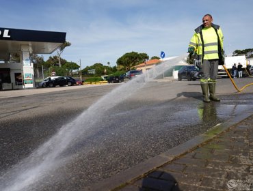 Água+ lava ruas de Cascais 